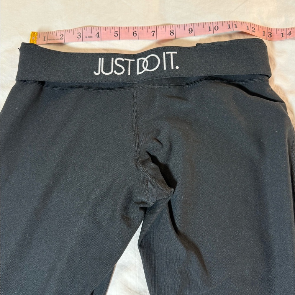 Nike Dri-FIT Black Crop Leggings - Picture 5 of 5